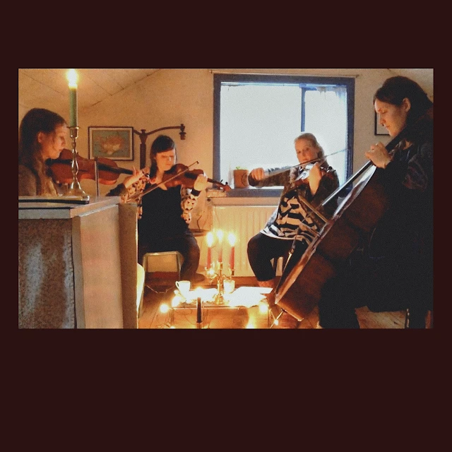 Amiina - YULE