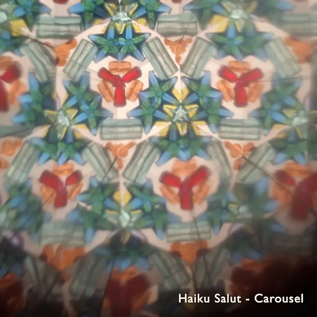 Haiku Salut - Carousel