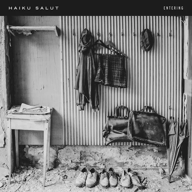 Haiku Salut - Entering